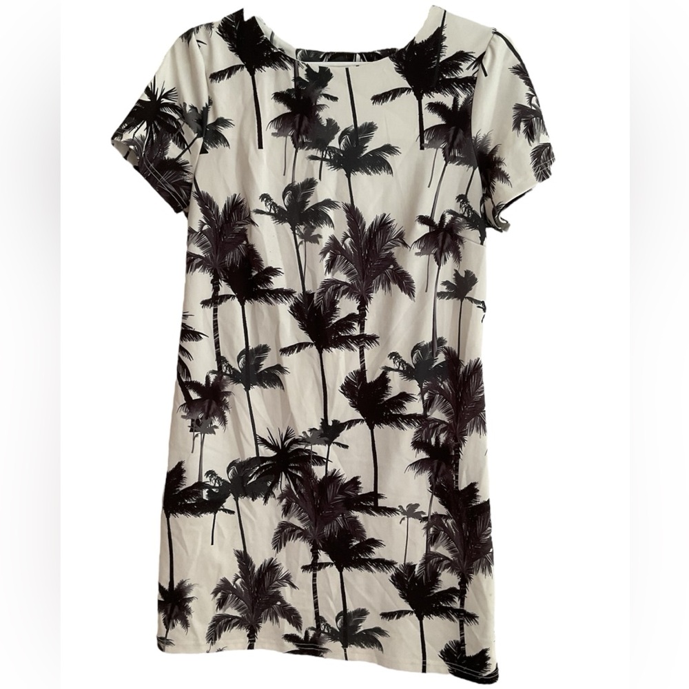 Molly😉Bracken Black and White Palm dresse